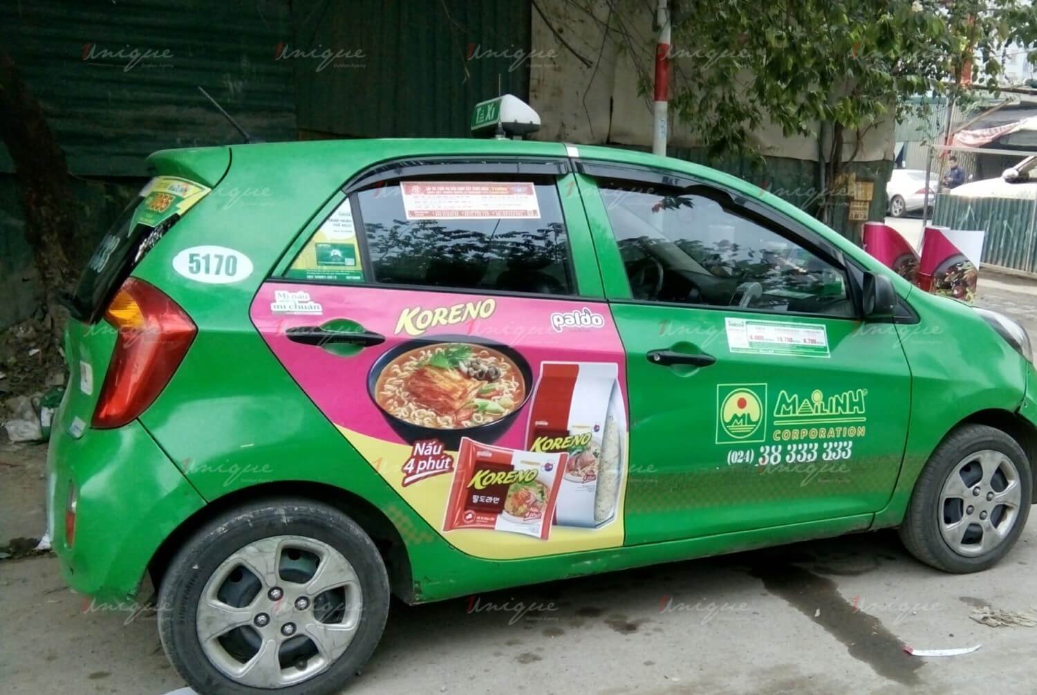 Koreno quảng cáo trên taxi