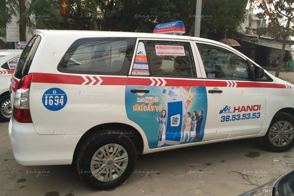 quảng cáo trên taxi group