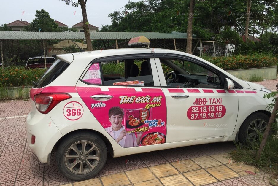 Koreno quảng cáo trên taxi