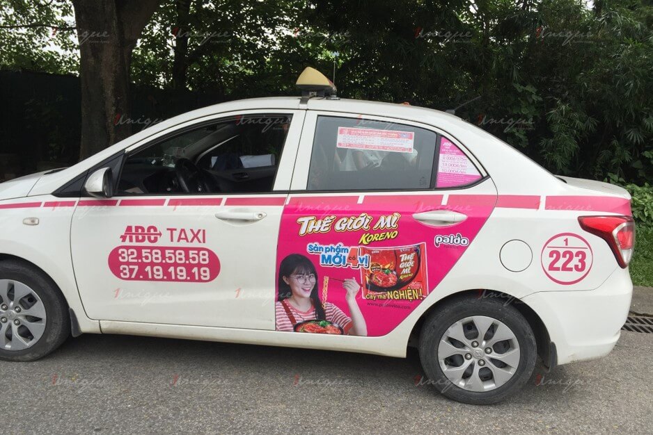 Koreno quảng cáo trên taxi