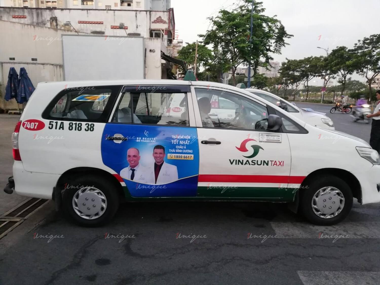 BB thanh mai quảng cáo trên taxi