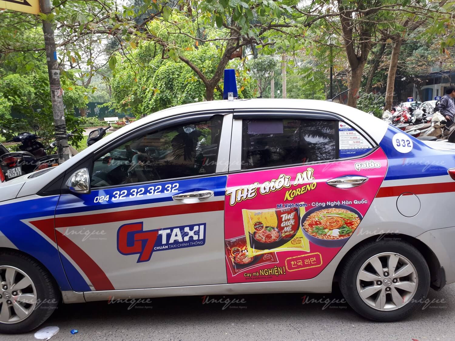 Koreno quảng cáo trên taxi